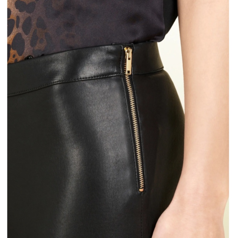 ‼️Excellent Condition‼️ GUCCI Gold Zip Genuine Leather Leggings
